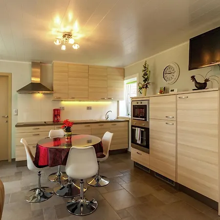 Cozy Home For 4 Guests, Cleaning Included *